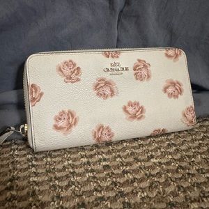 Coach Medium Zip Around Wallet With Rose Print
